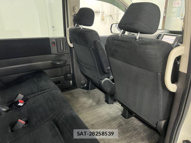 Honda e 2011-09 7021655-6