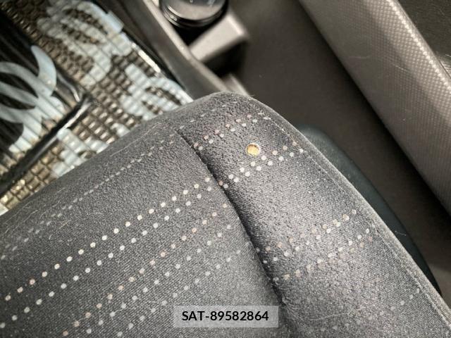 Honda e 2011-07 7021656-13