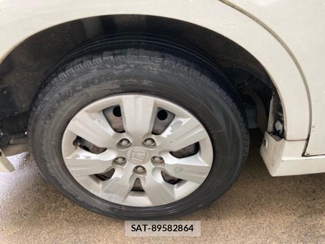 Honda e 2011-07 7021656-6
