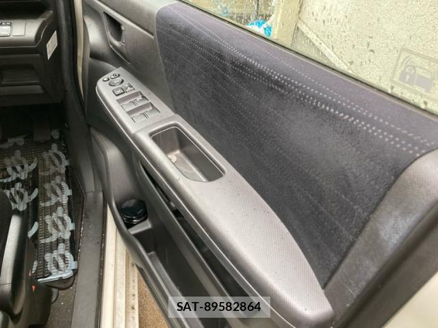 Honda e 2011-07 7021656-7