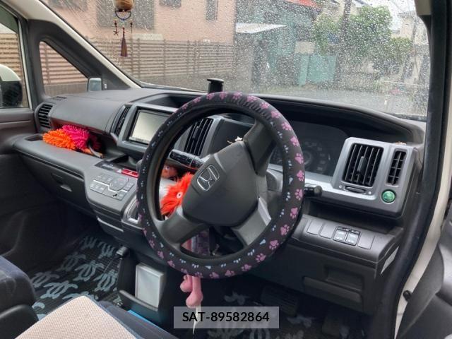 Honda e 2011-07 7021656-8