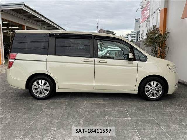 Honda e 2010-10 7225518-11