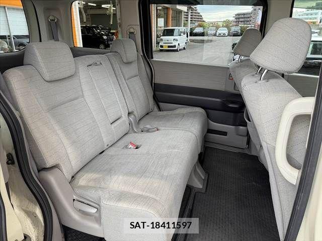 Honda e 2010-10 7225518-17
