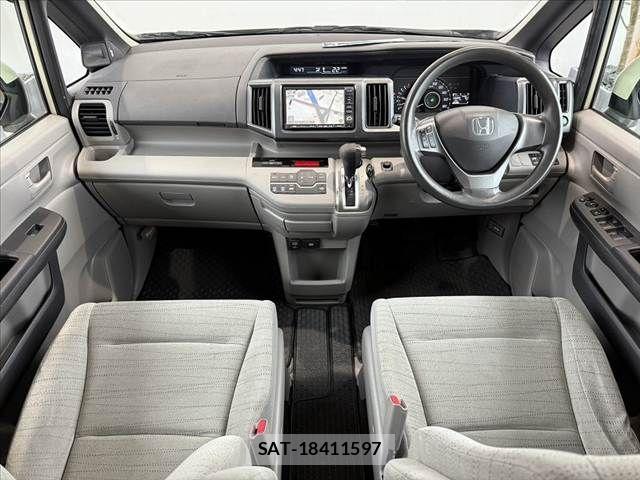 Honda e 2010-10 7225518-1