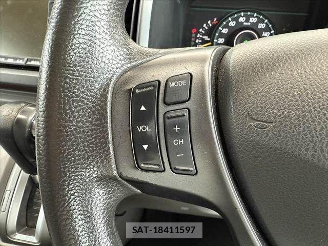 Honda e 2010-10 7225518-26