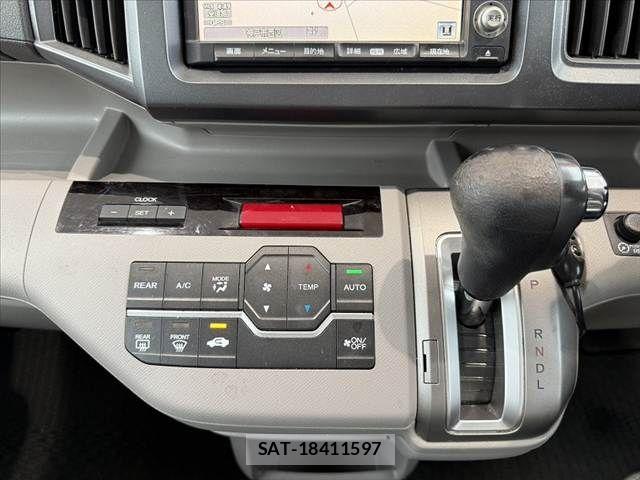Honda e 2010-10 7225518-28