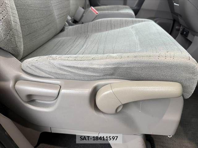 Honda e 2010-10 7225518-29