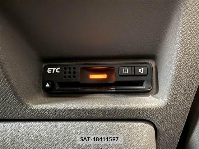 Honda e 2010-10 7225518-6