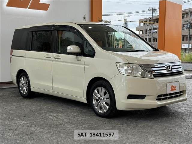 Honda e 2010-10 7225518-7