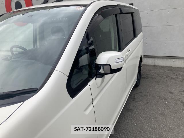 Honda e 2011-03 7225514-10