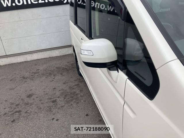 Honda e 2011-03 7225514-11
