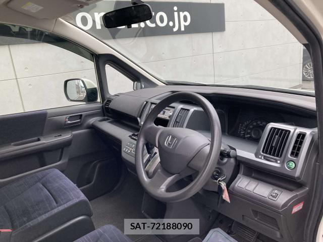 Honda e 2011-03 7225514-18