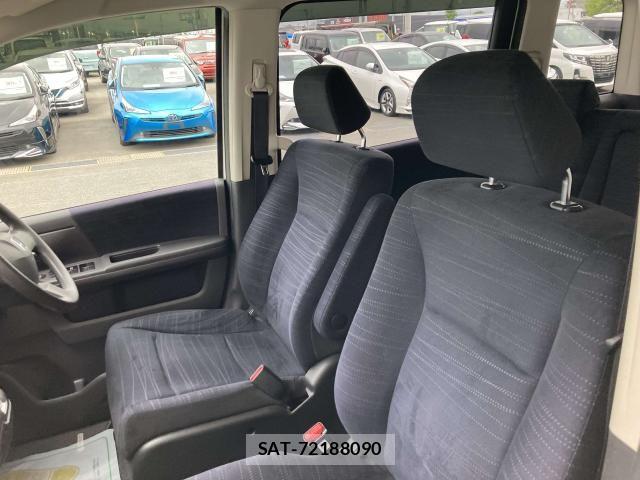 Honda e 2011-03 7225514-23