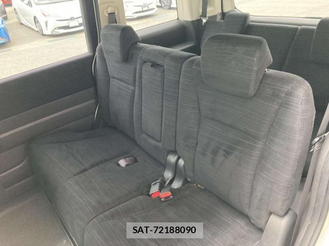 Honda e 2011-03 7225514-24