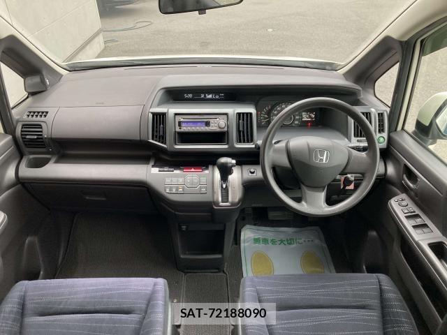 Honda e 2011-03 7225514-2