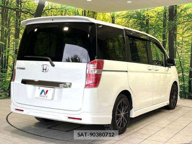 Honda e 2012-07 7225515-16