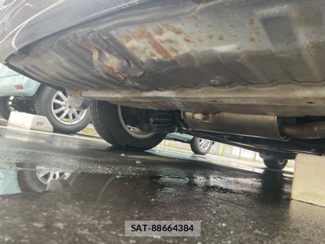 Honda e 2010-02 7225513-11