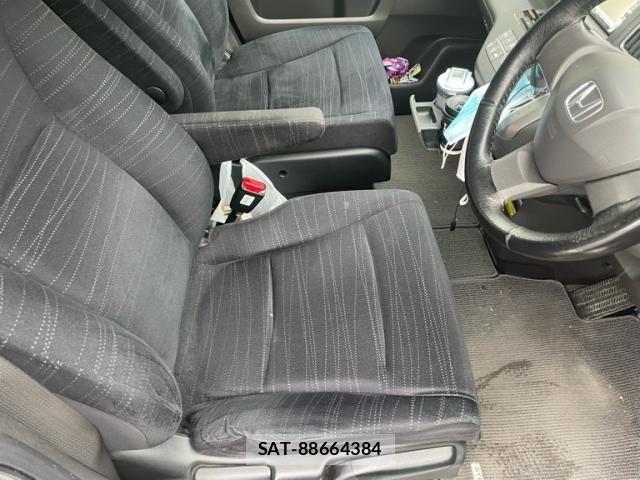 Honda e 2010-02 7225513-13