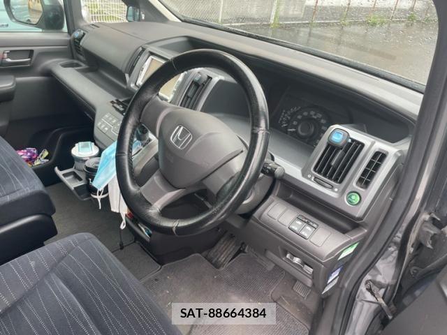 Honda e 2010-02 7225513-14