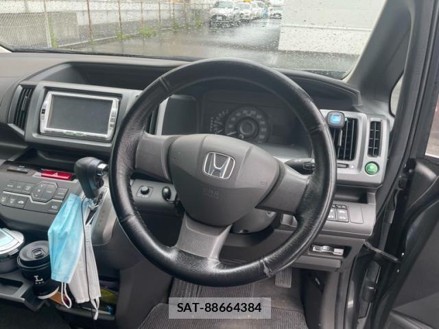 Honda e 2010-02 7225513-15