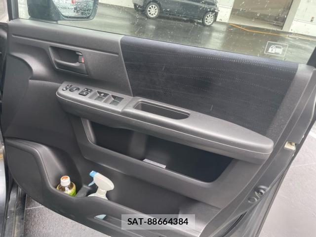 Honda e 2010-02 7225513-16