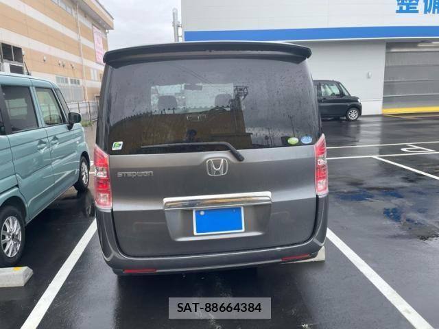 Honda e 2010-02 7225513-3