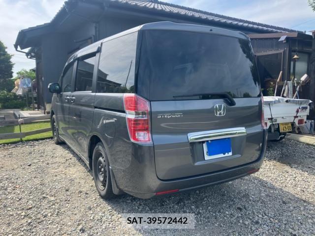 Honda e 2011-08 7252422-10