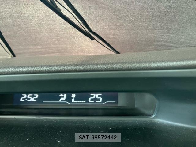 Honda e 2011-08 7252422-19