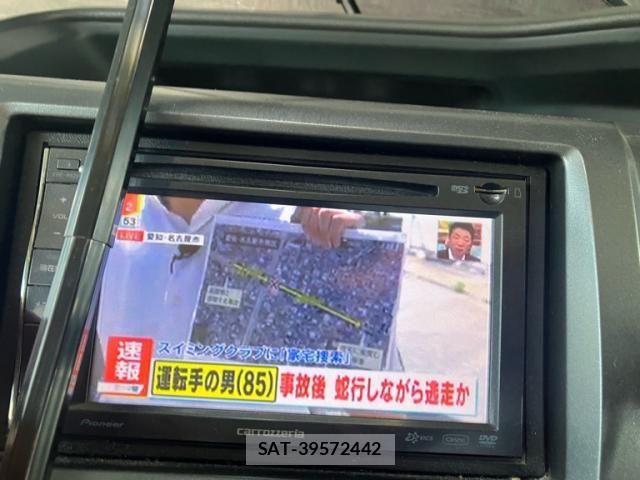 Honda e 2011-08 7252422-22