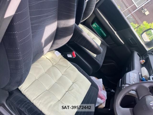 Honda e 2011-08 7252422-5