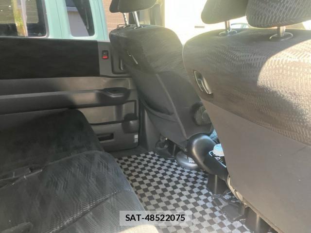 Honda e 2012-06 7252419-9