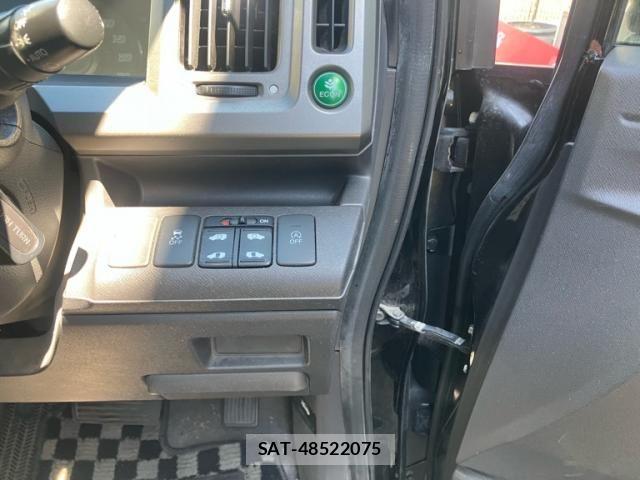 Honda e 2012-06 7252419-12