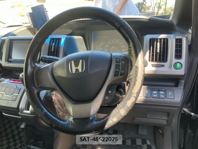 Honda e 2012-06 7252419-13