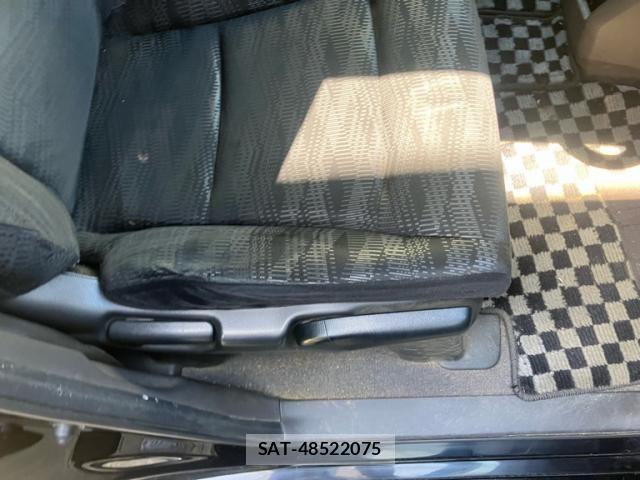 Honda e 2012-06 7252419-15