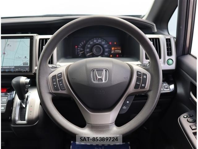 Honda e 2014-03 7330288-13