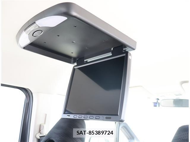 Honda e 2014-03 7330288-19