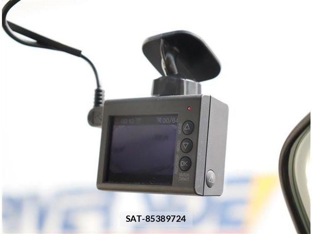 Honda e 2014-03 7330288-23