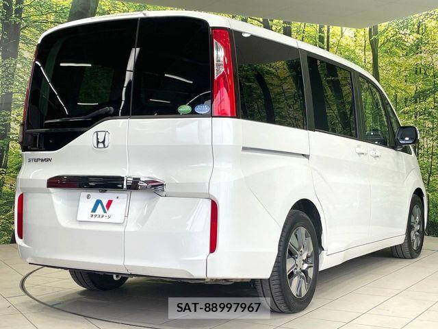 Honda e 2017-04 7330286-17