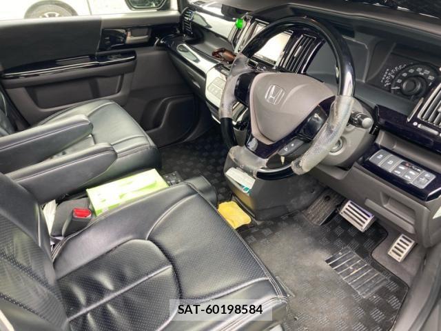 Honda e 2012-06 7330289-10