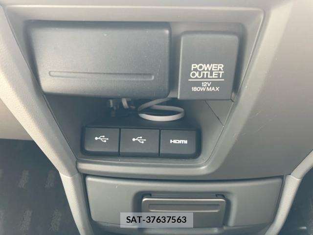 Honda e 2015-08 7330279-11