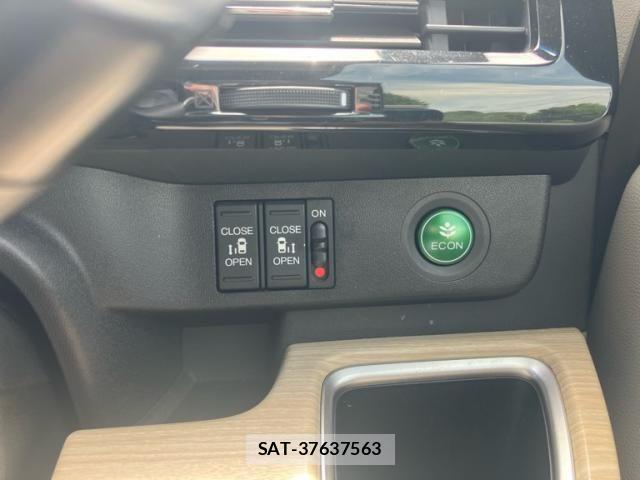 Honda e 2015-08 7330279-6