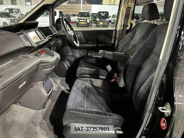 Honda e 2009-12 7359954-18
