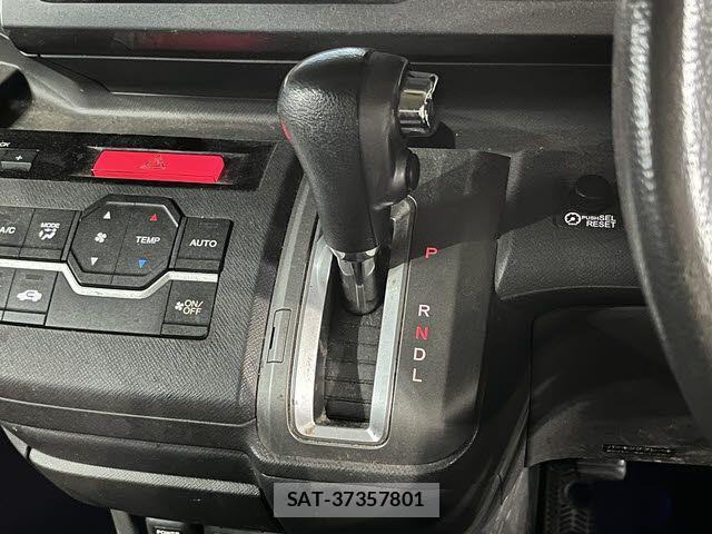Honda e 2009-12 7359954-19
