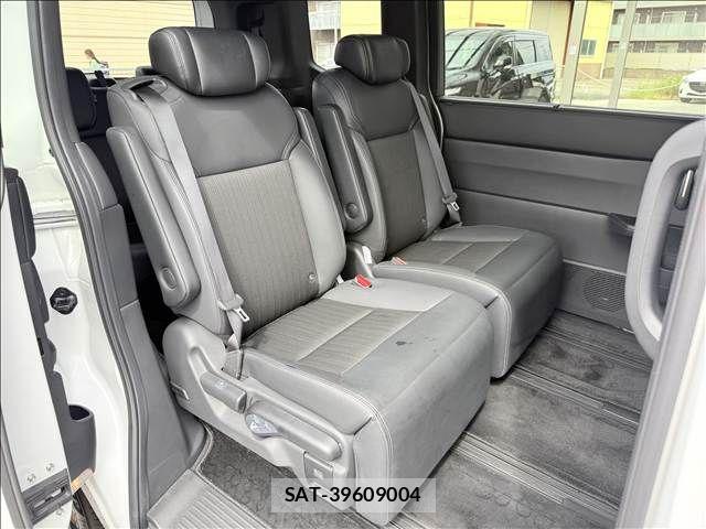 Honda e 2023-11 7394271-25