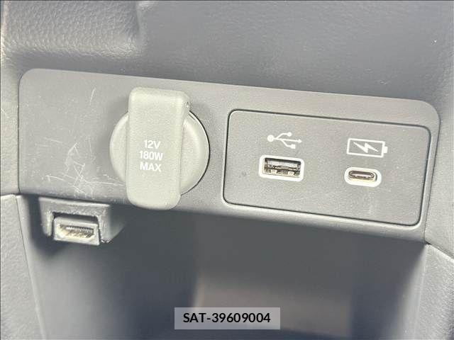 Honda e 2023-11 7394271-26