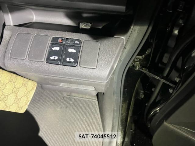 Honda e 2011-02 7393679-12