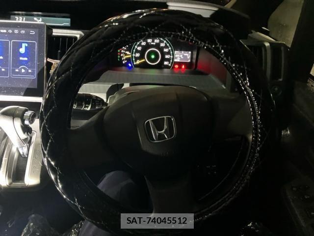 Honda e 2011-02 7393679-13