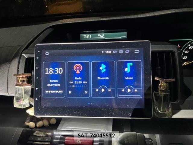Honda e 2011-02 7393679-14