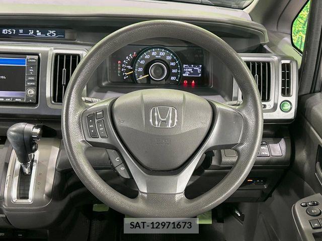 Honda e 2012-02 7394270-11
