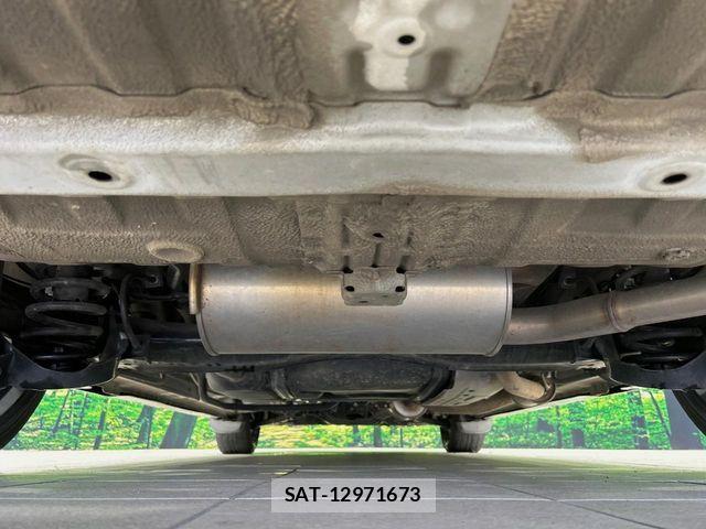 Honda e 2012-02 7394270-19